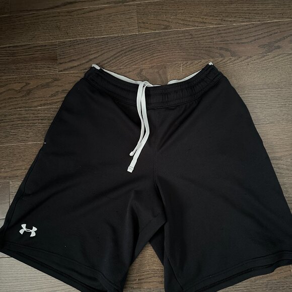 2 Pairs of Under Armour HeatGear Reflex Shorts - Black and Dark Navy/Blue - Picture 5 of 7